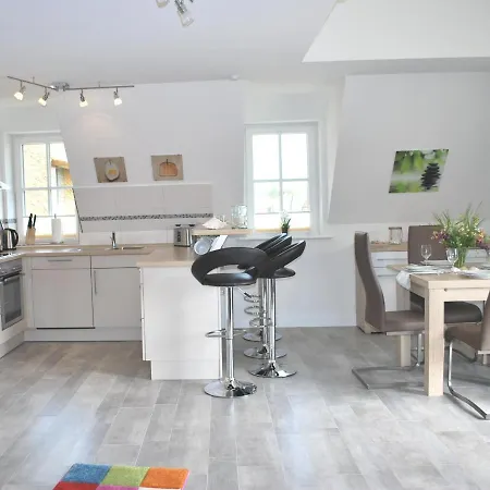 Büsumer Reethus 3 1 Dünengras Büsum