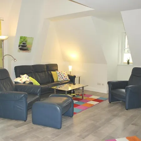 Büsumer Reethus 3 1 Dünengras * Büsum